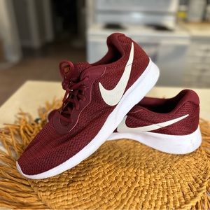 Nike Tanjun Men’s Running Shoe Red 13